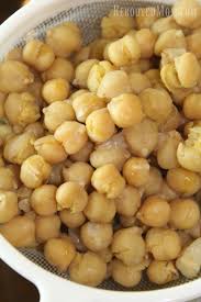 Try Cooking Chickpeas Or Garbanzo Beans In The Instant Pot Or Pressure Cooker This No Frills Me Cooking Garbanzo Beans Garbanzo Beans Garbonzo Bean Recipes