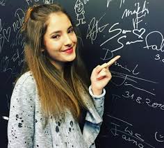 Sára sandeva was born on june 25, 1997 in skopje, macedonia. Expres Cz Fotogalerie Sara Sandeva