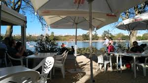 Nesta paisagem onde os olhos são convidados a se perderem e onde os cheiro da esteva nos embala para longe da azafama dos modernos tempos sem tempo encontramos as casas de campo e o restaurante castro da cola. Restaurante El Lago Madrid Moncloa Aravaca Menu Prices Restaurant Reviews Tripadvisor