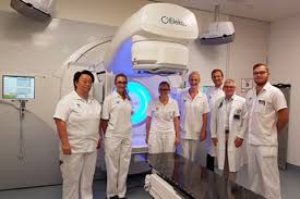 Paradoxal, clinica akh viena este mai ieftina fata de spitalul universitar, unde se pare ca este in ciuda faptului ca preturile difera chiar cu pana la 600 de euro, tot mai multi romani doresc sa se spitalizeze in austria, la spitalul universitar akh, viena sau la clinica privata ce apartine de acesta. Akh Vienna General Hospital In Austria Prices For Diagnosis And Treatment Reviews Mediglobus