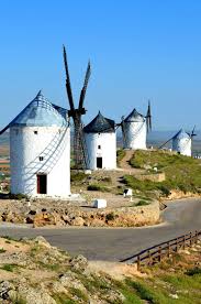 Consuegra Un Pueblo De Novela Con El Que Sono Don Quijote Espana Turismo Paisajes De Espana Viajar Por Espana
