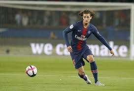 Veronique rabiot, the woman barcelona will have to battle with to sign rabiot. From Fan Favorite To Unwanted Is Rabiot S Psg Career Over