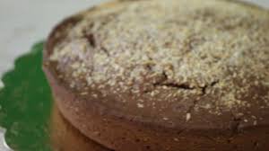 Nel frattempo preparate il croccante mettendo in un pentolino 200 g di zucchero e facendolo sciogliere a fuoco lento, unendo anche le mandorle tritate. Torta Al Cacao Latte Di Mandorla E Caffe Ricetta Youtube