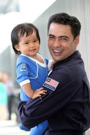 شيخ مظفر شکور المصري بن شيخ مصطفى; Mendukung Anak Buat Pertama Kali Adalah Satu Keajaiban Seperti Ke Angkasa Lepas Dr Sheikh Muszaphar Semasa Mstar
