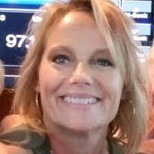 Joni Oneil's Instagram, Twitter & Facebook