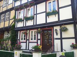 Derzeit werden 48 wohnungen in sachsen angeboten, von diesen immobilien können 39 wohnungen gekauft werden. Altstadt Von Quedlinburg Weltkulturerbe Ostharz Sachsen Anhalt Harzreise 2014sandsteinhohlen Nahe Blankenburg Und Festung Quedlinburg Reisen Wohnung Kaufen