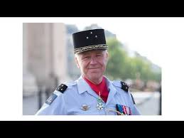 Les généraux de division ont trois étoiles. Brigadeinside Le General Jean Claude Gallet Quitte Ses Fonctions Allo18