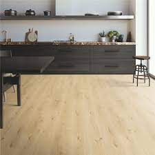 The hampstead premium laminate flooring collection offers our most durable laminate flooring solution to withstand even the toughest foot traffic you can dish out. Balterio Traditions 61004 Sonora Oak 9mm Ac4 Hydro Shield Laminate Flooring