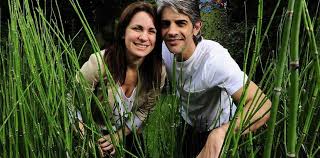 Maybe you would like to learn more about one of these? Escrachan A Pablo Echarri Y Nancy Duplaa En Un Vuelo A Miami