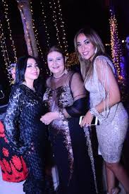تحدثت ميمي جمال عن ذكرياتها مع زوجها الراحل الفنان حسن مصطفى، وزواجهما الذي استمر لمدة 49 عامًا. Ø¨Ø§Ù„ØµÙˆØ± Ù…ÙŠÙ…ÙŠ Ø¬Ù…Ø§Ù„ ØªØ­ØªÙÙ„ Ø¨Ø²ÙØ§Ù Ø­ÙÙŠØ¯ØªÙ‡Ø§ ÙˆÙ‡ÙŠÙØ§Ø¡ ÙˆÙ‡Ø¨ÙŠ ØªØ®Ø·Ù Ø§Ù„Ø£Ù†Ø¸Ø§Ø± Ù…Ø¬Ù„Ø© Ø³ÙŠØ¯ØªÙŠ