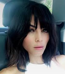 想剪瀏海的朋友們，為你帶來十六位外國女明星和超模的瀏海髮型示範如何找適合你臉型的瀏海造型吧！ Source： Elle