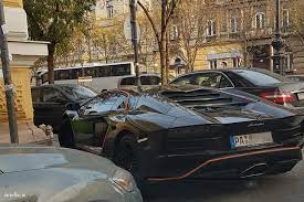 Tóth csaba szerint hadházy ákost csak a parlamenti mandátum érdekli, ezért akar zuglóban indulni. Index Mindekozben A Fekete Lamborghini Az Uj Fekete Bentley