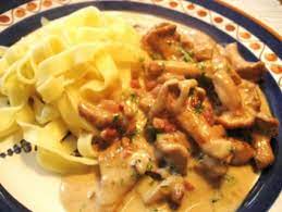 Pfifferlinge In Sahnesosse Mit Tagliatelle Rezept Kochbar De