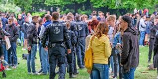 Wann der vatertag nach deutschland kam, ist umstritten. Vatertag 2021 Stadt Hannover Verhangt Flaschenverbot Im Maschpark