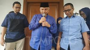 Amien rais akhirnya mengumumkan logo partai ummat yang baru saja dibentuknya. Amien Rais Claims To Have Been Fired By The Party He Founded News En Tempo Co Tempo Co