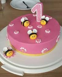 Geburtstag Kinder Bienchen Torte Zum 1 Geburtstag Geburtstagskuchen Kind Geburtstag Kuchen Madchen Kuchen Geburtstag