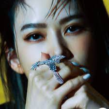 專訪】殷悅Melody，做自己的關鍵前提：「不要害怕露出自己不完美的一面，誠實面對自己，懂得放下與自己和解，才能淬鍊出力量。」