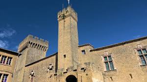 Votre architecte d'intérieur sur mallemort vous accompagne dans vos projets d'aménagement d'espaces intérieurs.elle exerce son activité depuis janvier 2018, après avoir acquis toute l'expérience requise. Salon De Provence Provence France