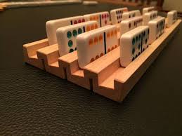 Belle Fabrication Artisanale Reversible Domino Porte Carte Fait De Bois D Erable Dur Organisez Vos Tuiles Ou Cartes Facile Domino Handmade Gifts Games To Play