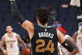Riesige auswahl an cds, vinyl und mp3s. Dillon Brooks Is Keeping Grit And Grind Alive Grizzly Bear Blues