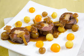 Prélever une bande de foie gras de la longueur du magret. Magret De Canard Farci Au Foie Gras Sauce Au Raisin De Philippe Etchebest Les Gourmantissimes