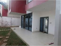 Superbe Villa Duplex A Vendre A La Cite Oua Derriere L Ambassade De Chine Duplex A Vendre Immobilier
