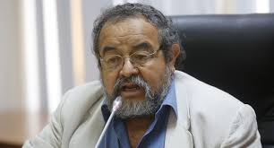 Ciro Gálvez Mincul reconoció al arqueólogo Walter Alva por sus servicios  brindados al Perú