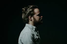 Whether you're looking for an inspirational and encouraging song for your quiet time with god or an upbeat song to praise jesus, godtube.com offers the largest online database of christian music artists! We Walk In The Garden Lyrics Credits Chords John Lucas
