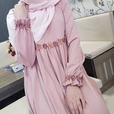 2 034 Likes 72 Comments Dlya Sester S Lyubovyu Asiya Salyafi On Instagram Nikak Ne Pofotkaem Novye Platya A U Nas Hijab Fashion Fashion Abayas Fashion