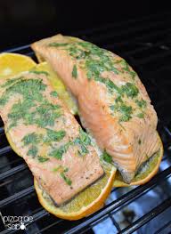 Localice el salmón con mejor aspecto y luego huélalo. Como Cocinar Pescado A La Parrilla O Asador Pizca De Sabor