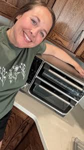Hi! I'm new to this group. I recently joined because I don't have a stove  but I do have a pampered Chef air fryer and I love it and want to find
