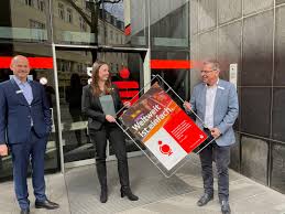 Kromě toho lze ověřit iban. Internationales Geschaft Kasseler Sparkasse