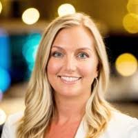 Karen Ray's Instagram, Twitter & Facebook