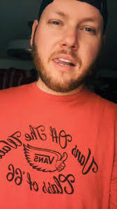 Aaron Underhill's Instagram, Twitter & Facebook