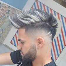 Irokesenschnitt Mit Ubergang Langes Deckhaar Blonde Strahnen Frisuren Hairstyles Hair Herrenfrisuren Herrenhaarschnitt Irokesenschnitt