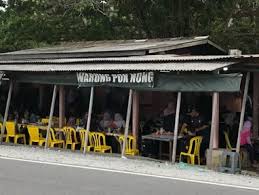 Warung pok nong without a doubt is the most popular fried seafood restaurant in kt. Warung Pok Nong