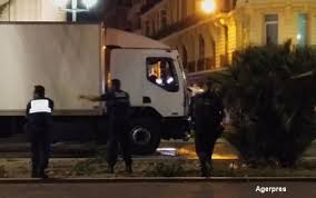 Doi cetățeni români au fost răniți în atentatul de la nisa , până la acest moment nefiind, însă, identificați români. Atentat La Nisa 84 De Persoane Au Murit Iar Alte 50 Se Zbat Intre Viata Si Moarte Fosta Sotie A Teroristului Arestata Stirileprotv Ro