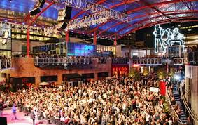 Hot Country Nights In Kc Kansas City Power And Light Kansas City Kansas City Missouri