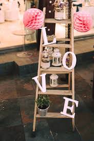 Maybe you would like to learn more about one of these? Escalera Vintage Decoracion Bodas Decoracion De Unas Decoracion Escaleras Escalera Vintage