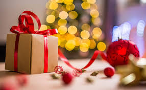 Pour réaliser ces gâteaux de noël en pâte à papier ou papier mâché : Bricolage De Noel 5 Idees Deco A Faire En Famille Avec Les Enfants