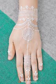 White Henna Diy White Henna Tattoo White Henna Designs White Henna Tutorial Alia Mehndi In 2020 White Henna Designs White Henna Tattoo Henna Designs