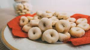 Maybe you would like to learn more about one of these? Occhi Di Santa Lucia Come Fare I Dolci Tipici Della Festa Di Santa Lucia Taralli Dolci Glassati Youtube