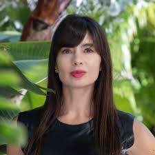 Jenny Wines's Instagram, Twitter & Facebook