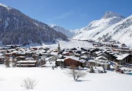 Chaque mois, recevez l'essentiel de val d'isère pour savoir tout ce qui se passe dans votre commune. Val D Isere Ski Holidays Val D Isere Apartments Ski Collectio