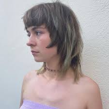Women with thick hair may be hesitant to try out a short hairstyle in lieu of having frizzy or poofy hair, but there are options which help you avoid these this 80s style women's mullet is a short hairstyle that evokes edginess yet femininity all at once. 10 Ways To Style Modern Female Mullet In 2021