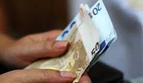 Είναι μη επαναφορτιζόμενη, φορτίζεται δηλαδή μονάχα μία φορά κατά την έκδοσή της. 8a Dwsei Dwro Pasxa H Kybernhsh Pagenews Gr