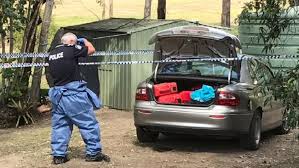 Police are emergency crews were called to a strip of shops on old cleveland road in capalaba about 4am to find it well alight. Underworld Figure Victim Of Fire Attack Sunshine Coast Daily