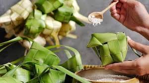 Tutorial cara membuat lebaran berlian. Cara Membuat Ketupat Lebaran Mulai Dari Buat Selongsong Hingga Cara Memasaknya Tribun Travel