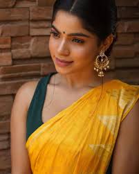 Divyabharathi South Indian Actress 25 fevralya 1974, mumbai, maharashtra, indiya — 5 aprelya 1993, tam zhe). divyabharathi south indian actress