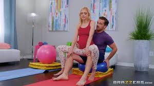 After yoga class pregnant Chloe Cherry please her friend... | Any Porn